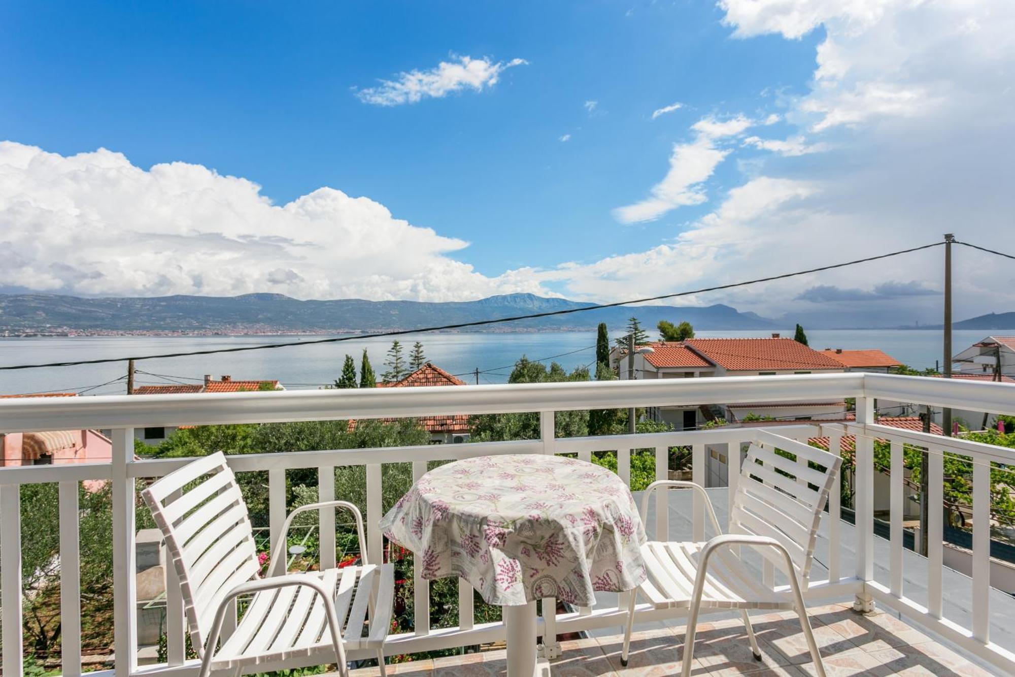 Apartments By The Sea Slatine, Ciovo - 6000 Esterno foto