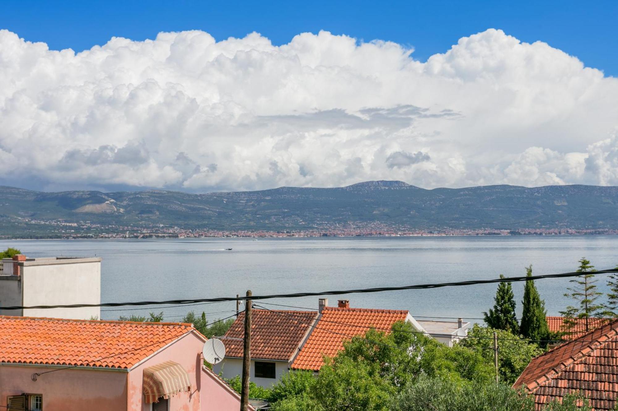 Apartments By The Sea Slatine, Ciovo - 6000 Esterno foto