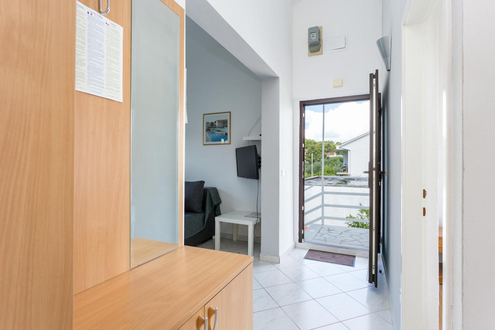 Apartments By The Sea Slatine, Ciovo - 6000 Esterno foto