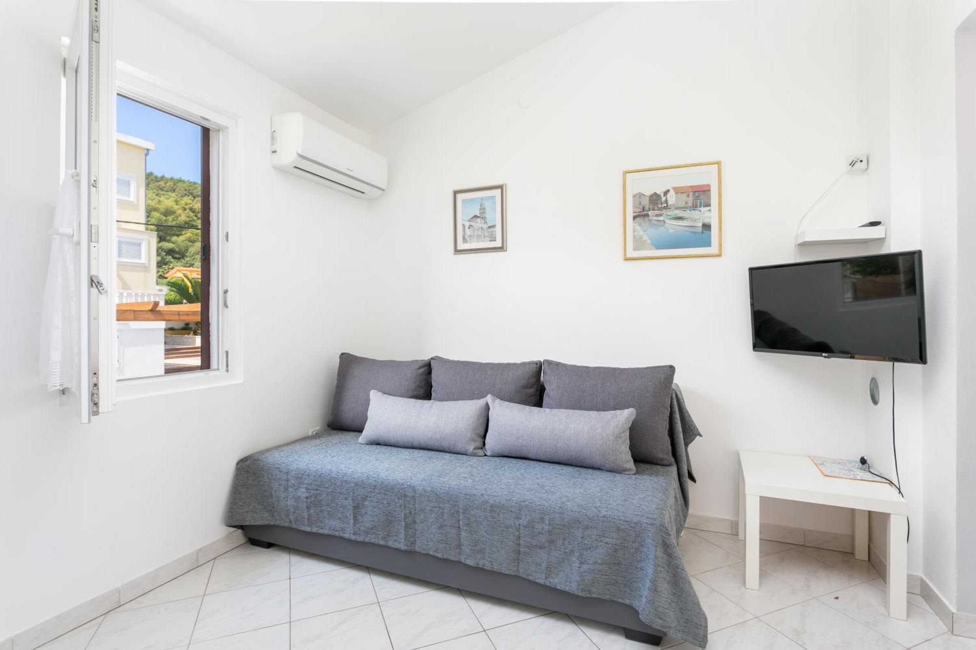 Apartments By The Sea Slatine, Ciovo - 6000 Esterno foto