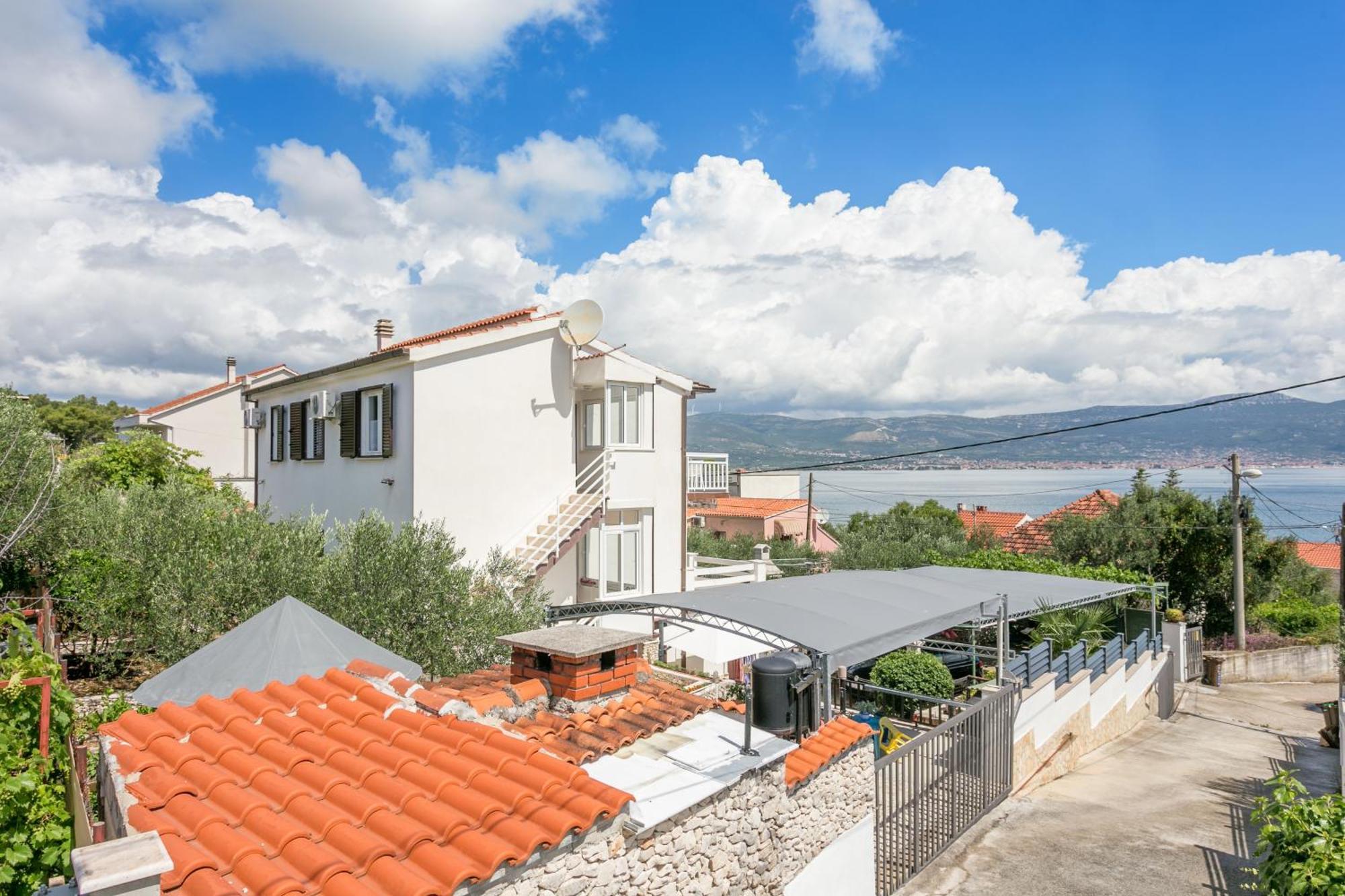 Apartments By The Sea Slatine, Ciovo - 6000 Esterno foto
